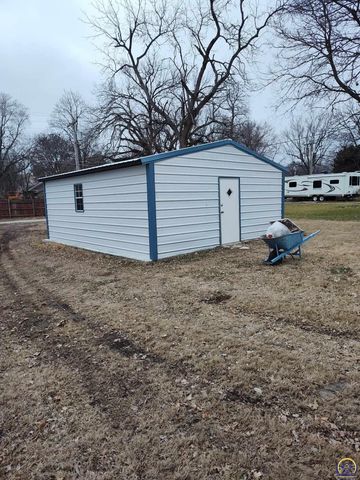 215 New Jersey AVE, Holton, KS 66436