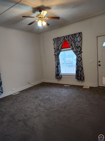 215 New Jersey AVE, Holton, KS 66436