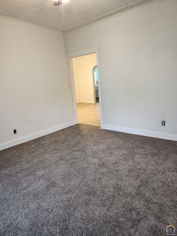 215 New Jersey AVE, Holton, KS 66436