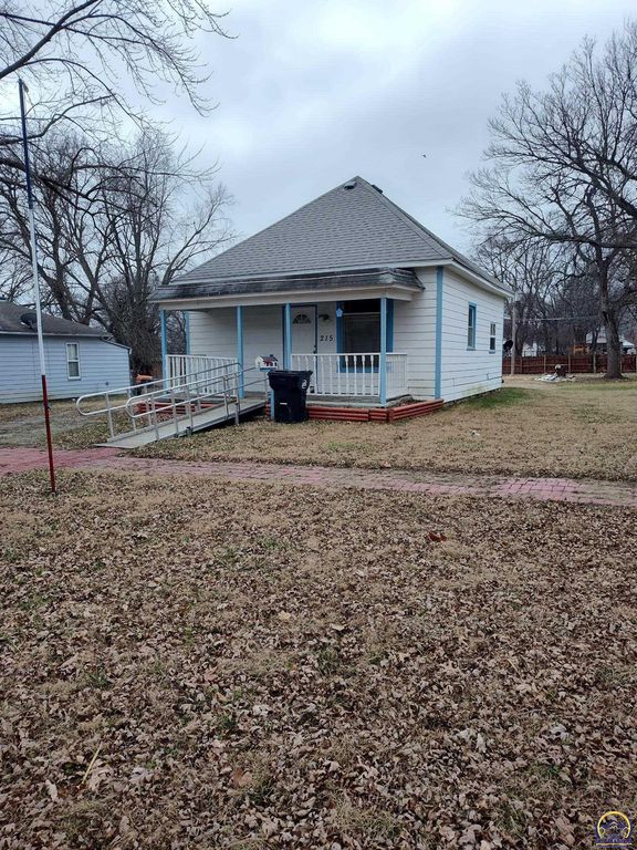 215 New Jersey AVE, Holton, KS 66436