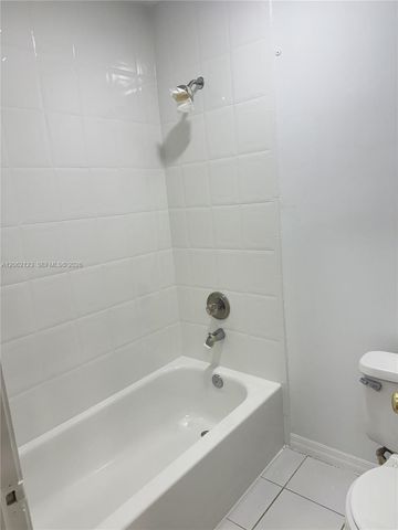 11810 NE 19th Dr 5, North Miami, FL 33181