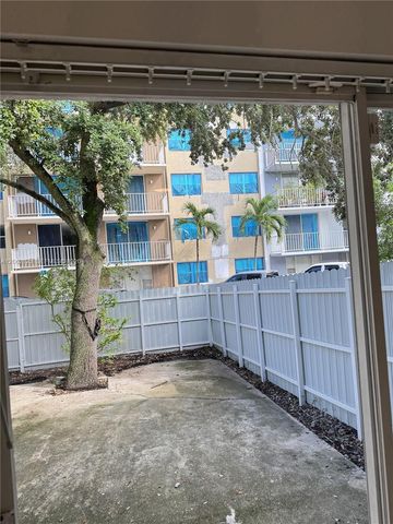 11810 NE 19th Dr 5, North Miami, FL 33181