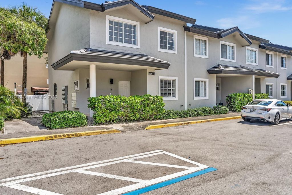 11810 NE 19th Dr 5, North Miami, FL 33181