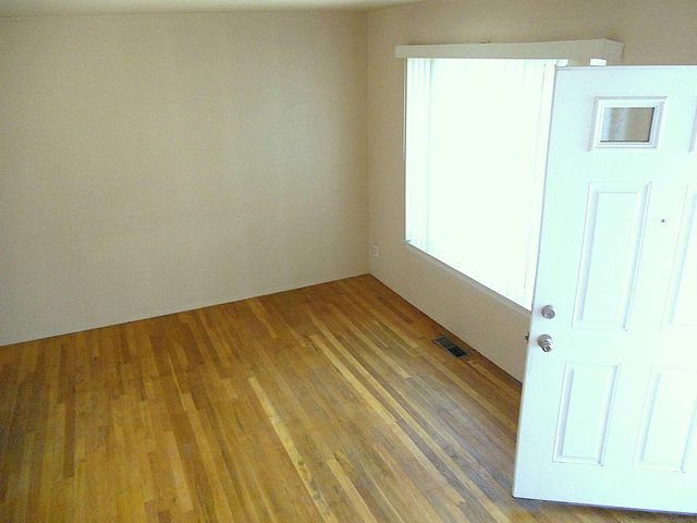 8192 Farnum Avenue, Warren, MI 48093