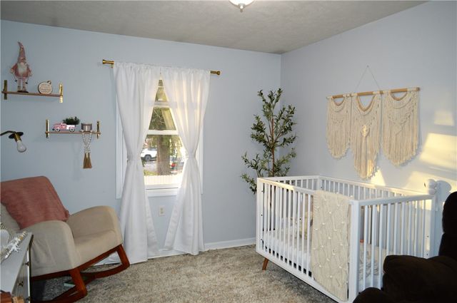 106 Meadowview Dr, Connoquenessing Twp, PA 16053