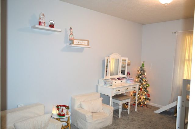 106 Meadowview Dr, Connoquenessing Twp, PA 16053