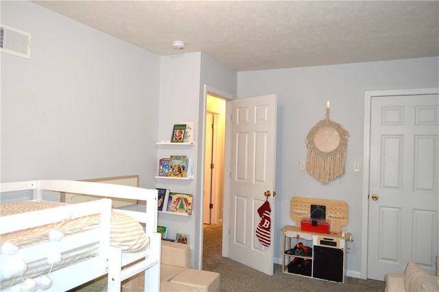 106 Meadowview Dr, Connoquenessing Twp, PA 16053