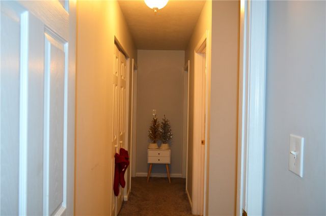 106 Meadowview Dr, Connoquenessing Twp, PA 16053