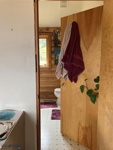 86 Pony Lane, Livingston, MT 59047