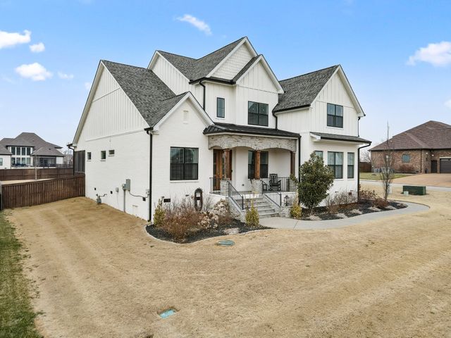 1322 Rothmon Blvd, Mount Juliet, TN 37122