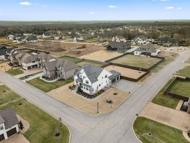 1322 Rothmon Blvd, Mount Juliet, TN 37122