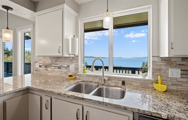 21 Conley Drive, Camano Island, WA 98282