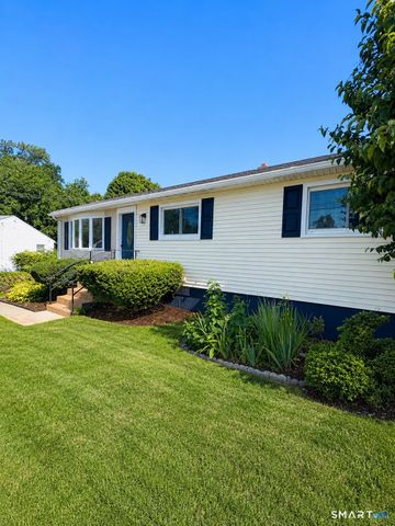11 Flaum Drive, West Haven, CT 06516