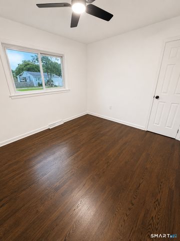 11 Flaum Drive, West Haven, CT 06516