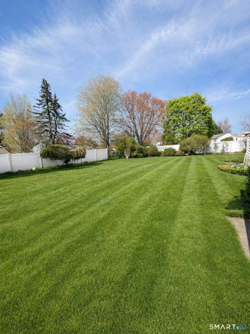 11 Flaum Drive, West Haven, CT 06516