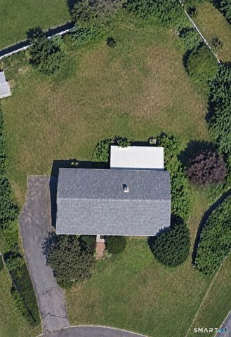 11 Flaum Drive, West Haven, CT 06516