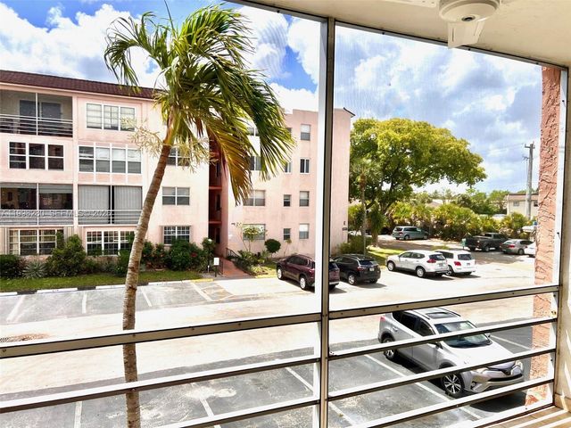 2841 Somerset Dr 215, Lauderdale Lakes, FL 33311