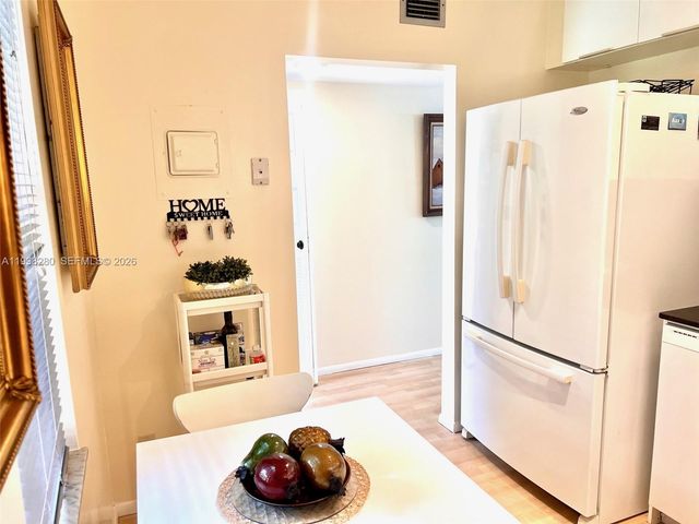 2841 Somerset Dr 215, Lauderdale Lakes, FL 33311