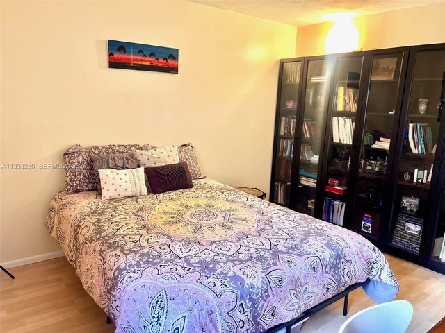 2841 Somerset Dr 215, Lauderdale Lakes, FL 33311