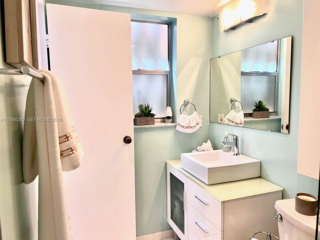 2841 Somerset Dr 215, Lauderdale Lakes, FL 33311