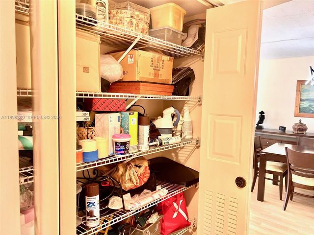 2841 Somerset Dr 215, Lauderdale Lakes, FL 33311