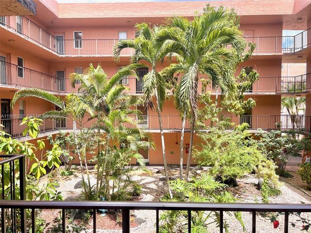 2841 Somerset Dr 215, Lauderdale Lakes, FL 33311