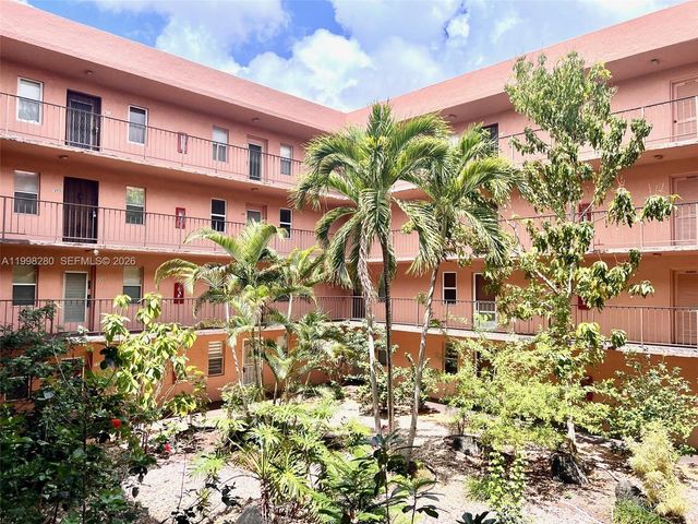 2841 Somerset Dr 215, Lauderdale Lakes, FL 33311