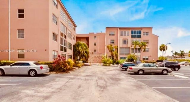 2841 Somerset Dr 215, Lauderdale Lakes, FL 33311