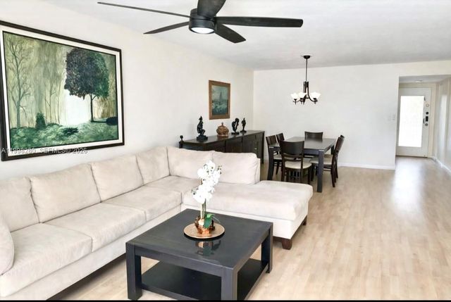 2841 Somerset Dr 215, Lauderdale Lakes, FL 33311