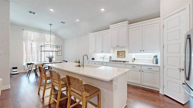 7212 Redwood Road, Argyle, TX 76226