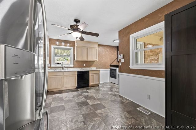 1208 Wentworth Place, Fayetteville, NC 28304