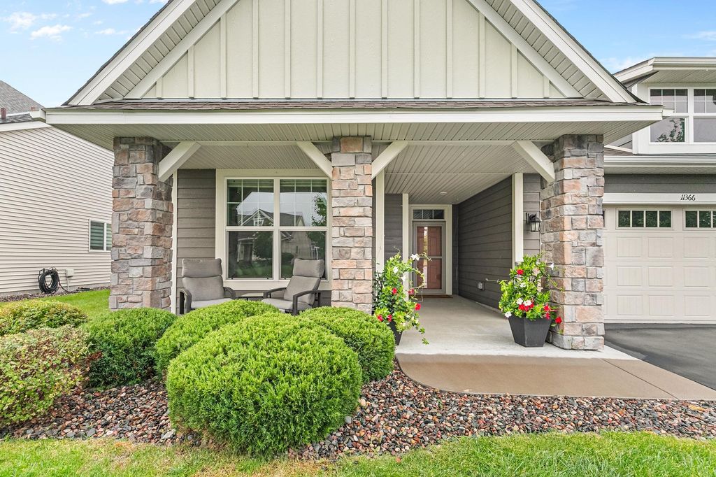 11366 Lincoln Court NE, Blaine, MN 55434 — photo 3