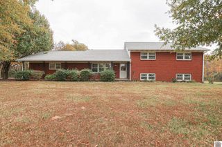 8310 Moore Rd, Paducah, KY 42001