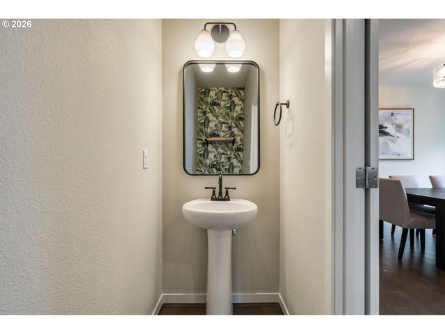 10883 Sw STOCKHOLM Dr, Wilsonville, OR 97070