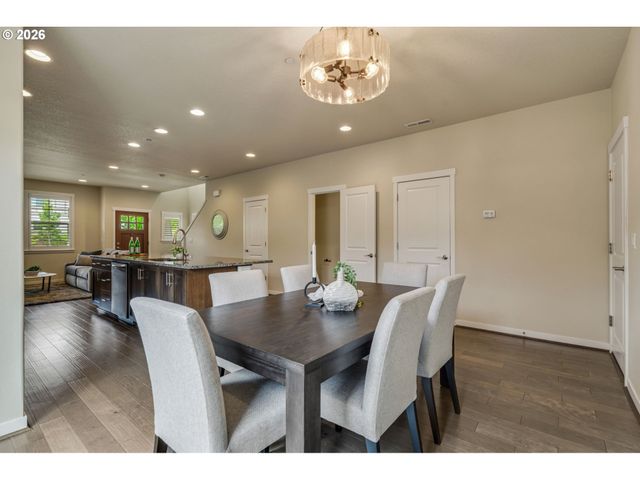10883 Sw STOCKHOLM Dr, Wilsonville, OR 97070