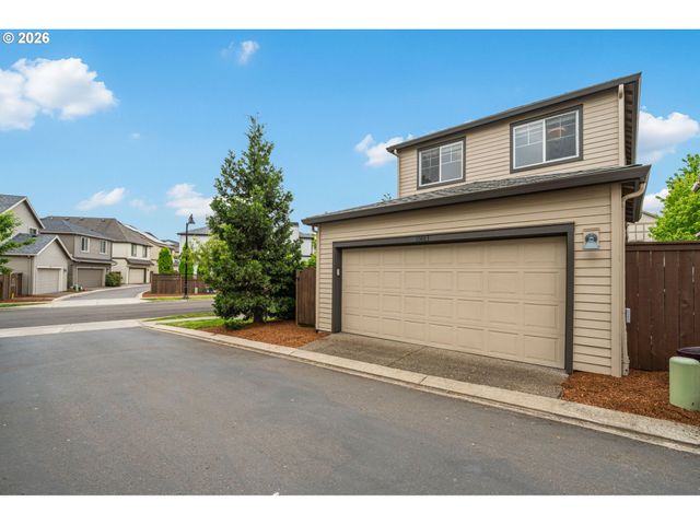 10883 Sw STOCKHOLM Dr, Wilsonville, OR 97070