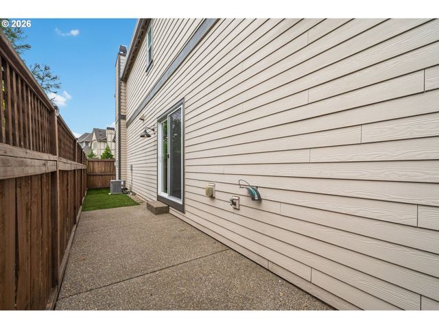 10883 Sw STOCKHOLM Dr, Wilsonville, OR 97070