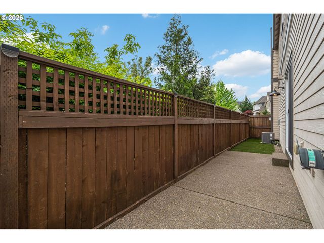 10883 Sw STOCKHOLM Dr, Wilsonville, OR 97070