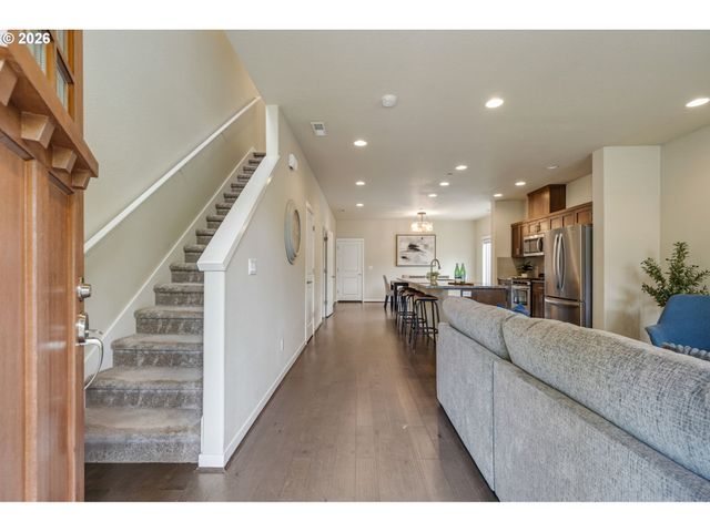 10883 Sw STOCKHOLM Dr, Wilsonville, OR 97070