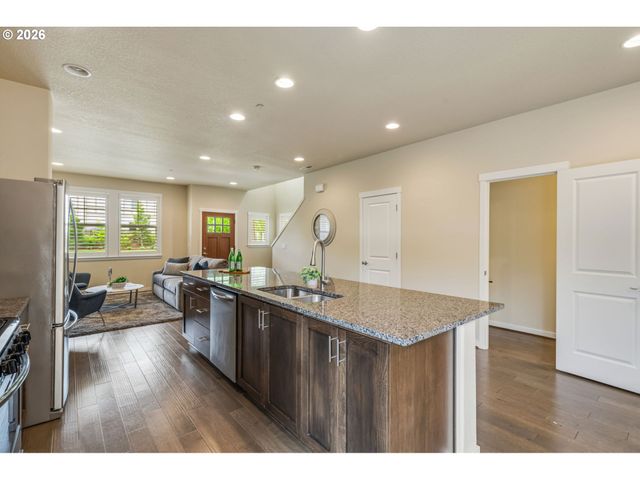 10883 Sw STOCKHOLM Dr, Wilsonville, OR 97070