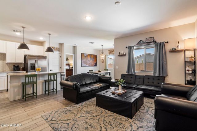 2753 E FOSSIL RIDGE Road, Phoenix, AZ 85050