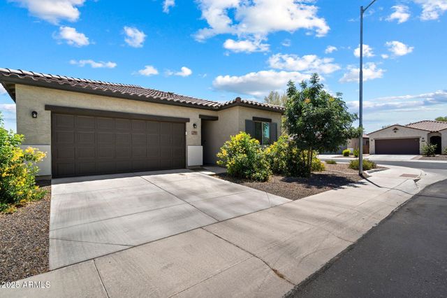 2753 E FOSSIL RIDGE Road, Phoenix, AZ 85050