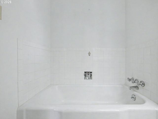 250 Se JUNIPER Ave, Gresham, OR 97080