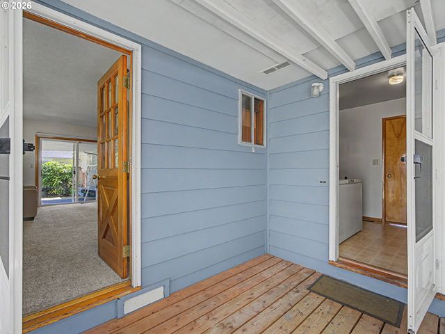 250 Se JUNIPER Ave, Gresham, OR 97080