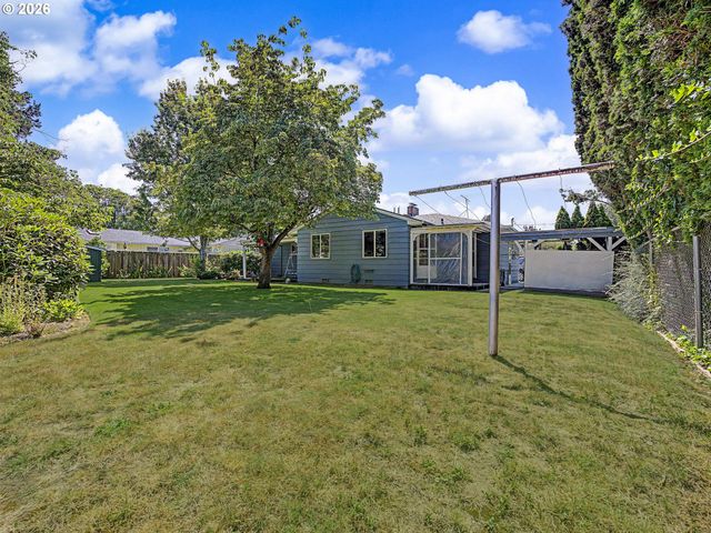 250 Se JUNIPER Ave, Gresham, OR 97080