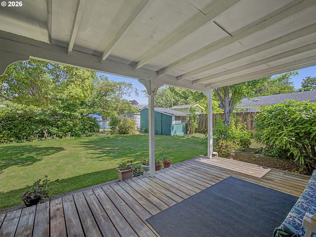 250 Se JUNIPER Ave, Gresham, OR 97080