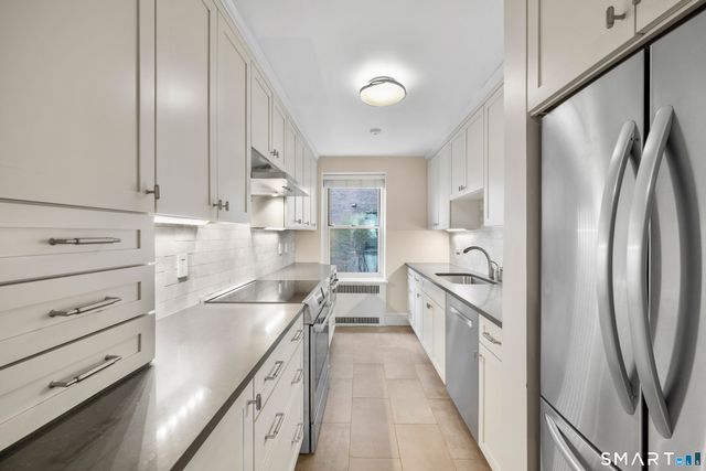 25 West Elm Street 10, Greenwich, CT 06830