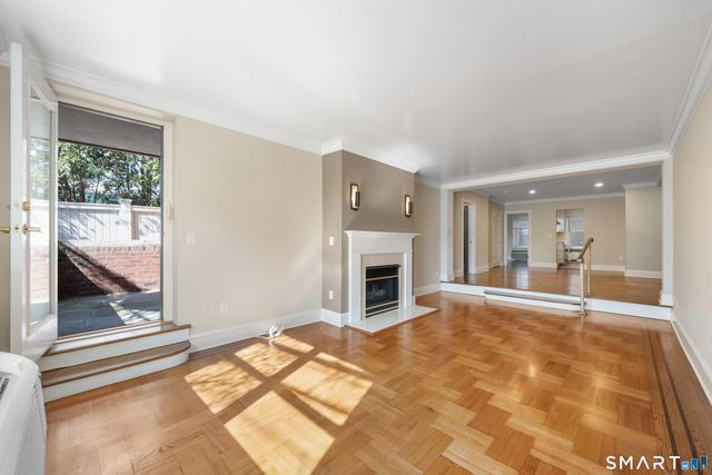 25 West Elm Street 10, Greenwich, CT 06830