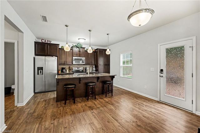 1586 Running Deer Drive, Kernersville, NC 27284