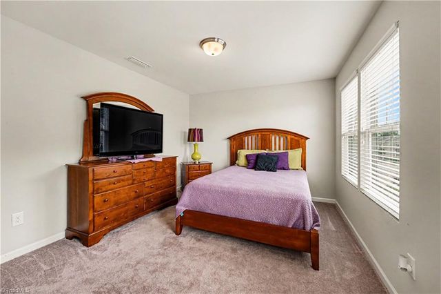 1586 Running Deer Drive, Kernersville, NC 27284